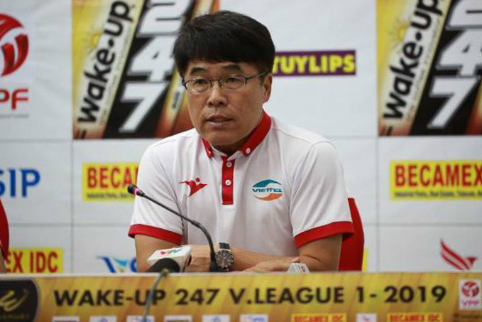 Thuyền trưởng Viettel d&ugrave;ng c&aacute;ch lạ để luyện c&ocirc;ng học tr&ograve;