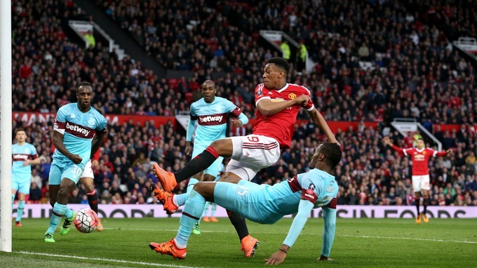 Tỷ lệ b&oacute;ng đ&aacute; Ngoại hạng Anh h&ocirc;m nay 13/4: MU vs West Ham