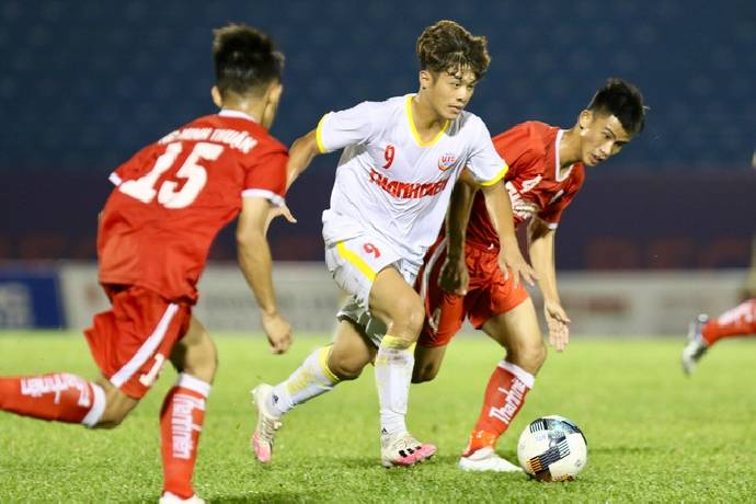 Thầy C&ocirc;ng Phượng đưa Học viện Nutifood v&agrave;o chung kết U19 quốc gia