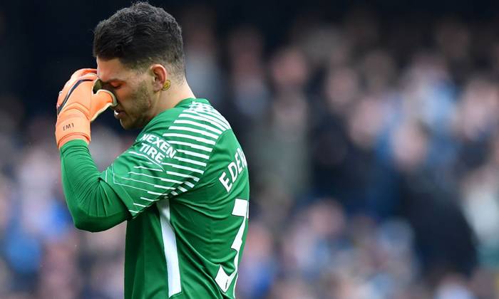 Ederson coi như gi&agrave;nh giải Găng tay v&agrave;ng Ngoại hạng Anh 20/21