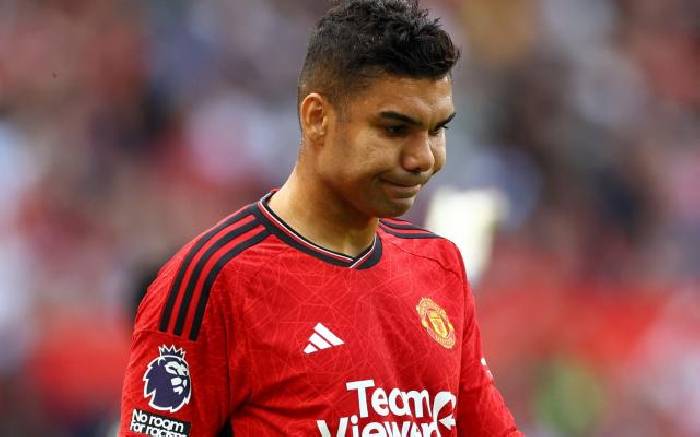 C&aacute;c huyền thoại MU &lsquo;tr&uacute;t giận&rsquo; l&ecirc;n Casemiro