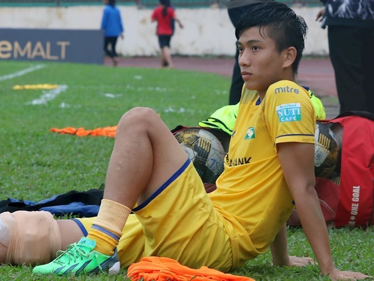 T&aacute;i ph&aacute;t chấn thương, Phan Văn Đức lỡ cơ hội đối đầu Văn To&agrave;n