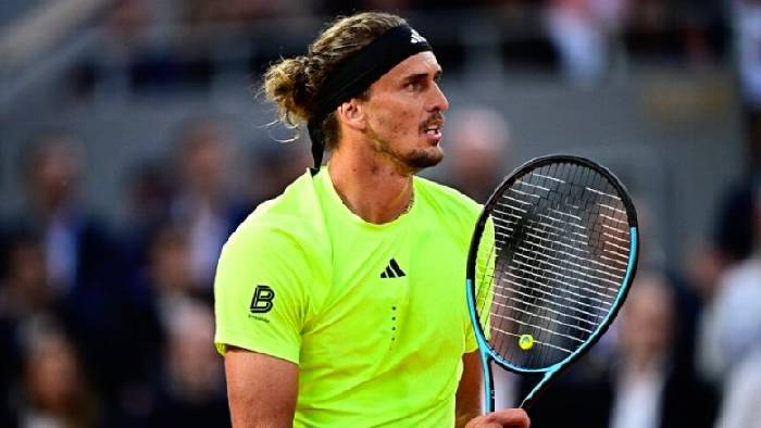 Zverev v&agrave; Medvedev c&ugrave;ng thắng trận mở m&agrave;n m&ugrave;a s&acirc;n cỏ 2025