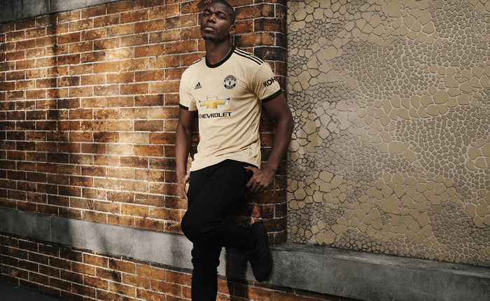MU ra mắt &aacute;o đấu s&acirc;n kh&aacute;ch m&ugrave;a 2019/20: Paul Pogba g&oacute;p mặt