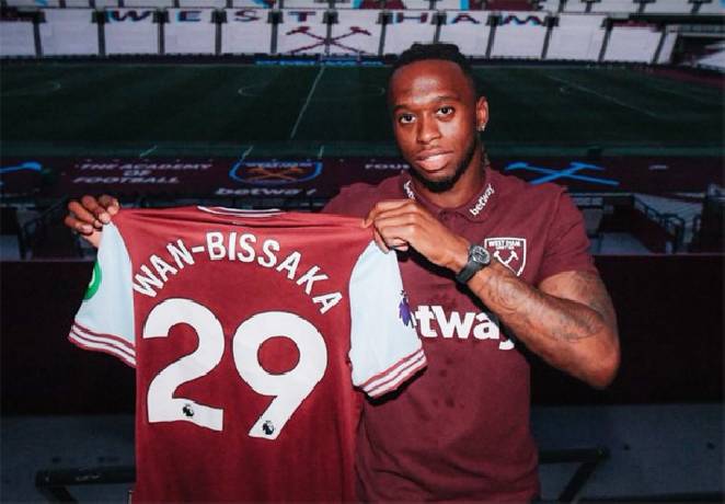 Wan-Bissaka ch&iacute;nh thức chia tay MU