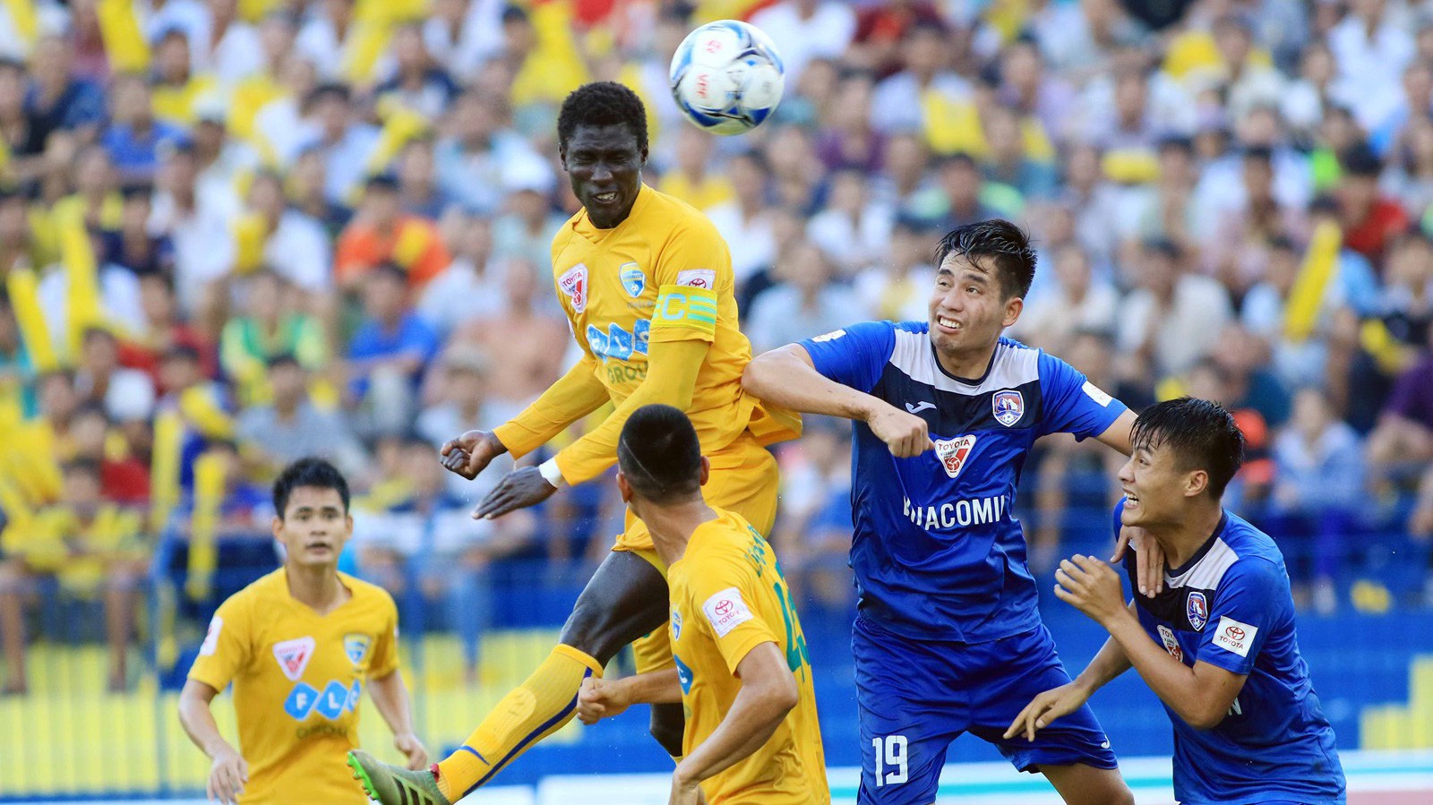 Thanh H&oacute;a vs Than Quảng Ninh (18h 15/9): V&ugrave;ng vẫy khỏi vị tr&iacute; xuống hạng