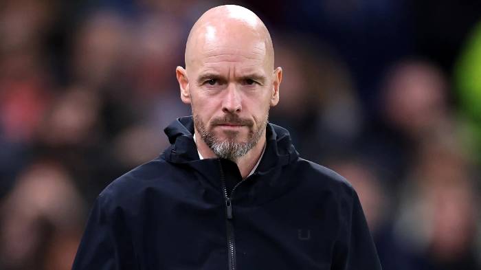 M.U gia hạn 2 ng&ocirc;i sao, bỏ rơi người 'lương cao, đ&oacute;ng g&oacute;p thấp'