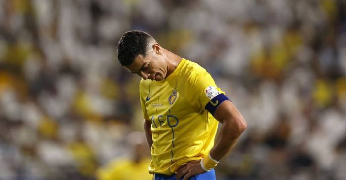 Ronaldo đứng trước nguy cơ bị phạt 100 roi v&igrave; ... ngoại t&igrave;nh