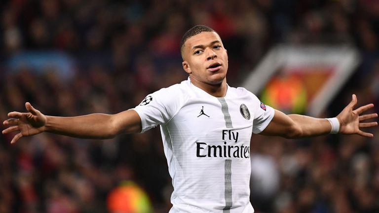 Mbappe bị kiểm tra doping sau khi đ&aacute; như &lsquo;l&ecirc;n đồng&rsquo; trước MU