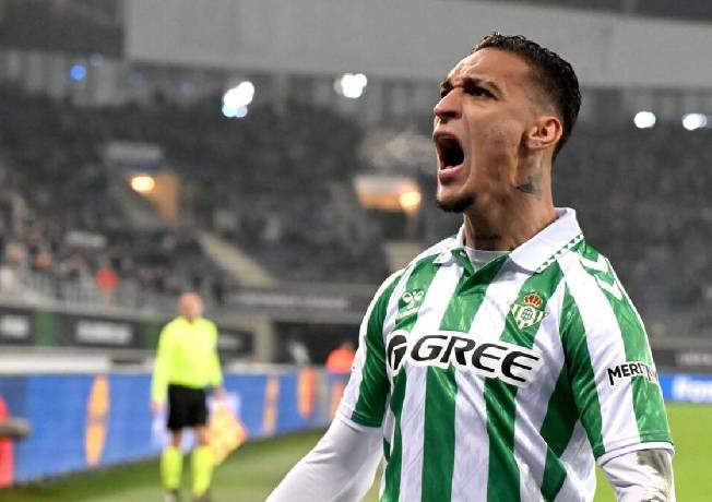 Antony kh&ocirc;ng ngừng tỏa s&aacute;ng, khiến CĐV MU tiếc nuối