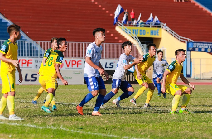 Giải hạng Nhất QG 2020 ho&atilde;n s&aacute;t ng&agrave;y khởi tranh