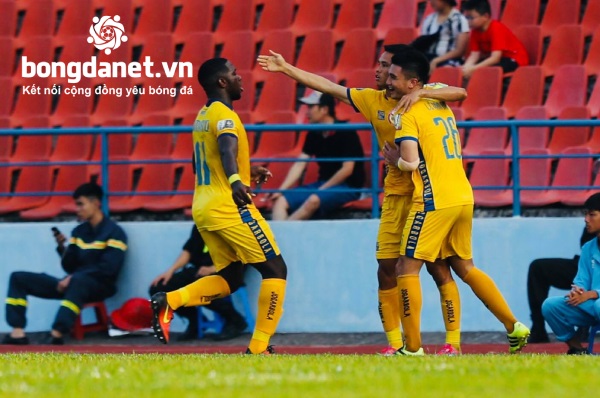 TRỰC TIẾP b&oacute;ng đ&aacute; V-League h&ocirc;m nay 14/3: SLNA vs B&igrave;nh Dương, Nam Định vs H&agrave; Tĩnh