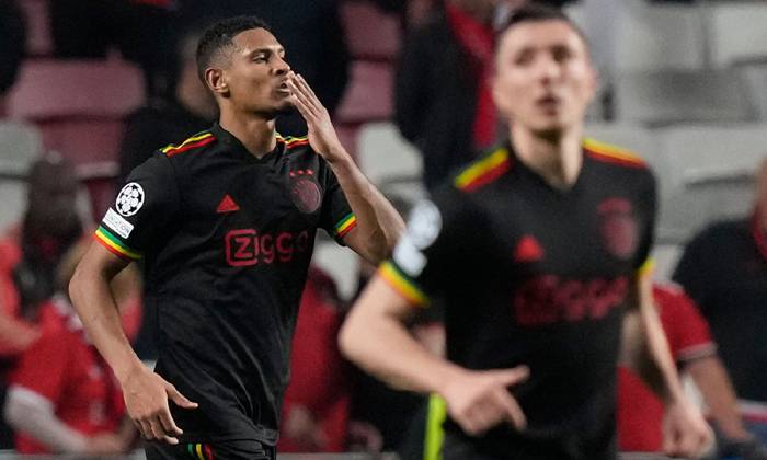 Ben Knapton dự đo&aacute;n Ajax vs Benfica, 3h ng&agrave;y 16/3