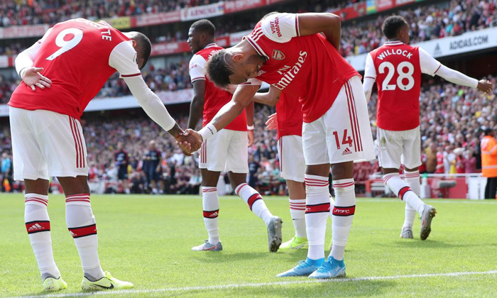 Điều g&igrave; xảy ra nếu Arsenal kh&ocirc;ng được dự Champions League m&ugrave;a tới?