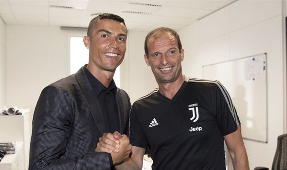 Max Allegri d&agrave;nh những lời c&oacute; c&aacute;nh cho Ronaldo