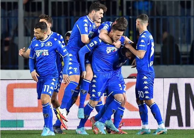 Đội h&igrave;nh ra s&acirc;n ch&iacute;nh thức Bologna vs Sassuolo, 17h30 ng&agrave;y 15/5