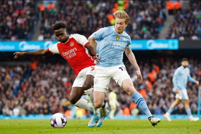 Si&ecirc;u m&aacute;y t&iacute;nh dự đo&aacute;n cuộc đua v&ocirc; địch giữa Arsenal v&agrave; Man City