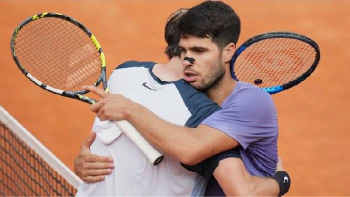 Thắng thuyết phục Draper, Alcaraz lần đầu g&oacute;p mặt ở b&aacute;n kết Rome Masters