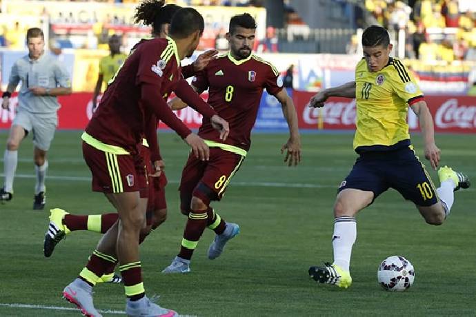 Soi k&egrave;o phạt g&oacute;c Colombia vs Venezuela, 4h00 ng&agrave;y 18/6