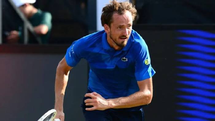 Thua sốc ở tứ kết Rosmalen Open, Medvedev bật khỏi top 10 ATP