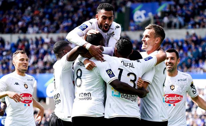 Soi k&egrave;o phạt g&oacute;c Angers vs Lyon, 18h ng&agrave;y 15/8