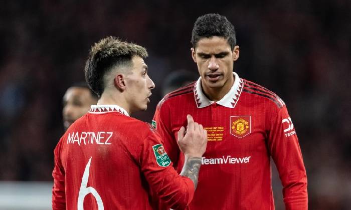 Licha chỉ ra đối t&aacute;c l&yacute; tưởng ở h&agrave;ng thủ khiến Varane 'rất buồn'