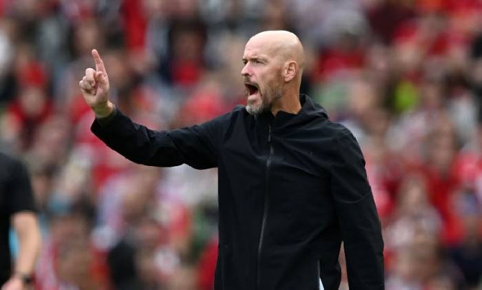 Ten Hag: 'Cậu ta c&oacute; thể đi lu&ocirc;n, t&ocirc;i kh&ocirc;ng cần 1 cầu thủ như vậy'