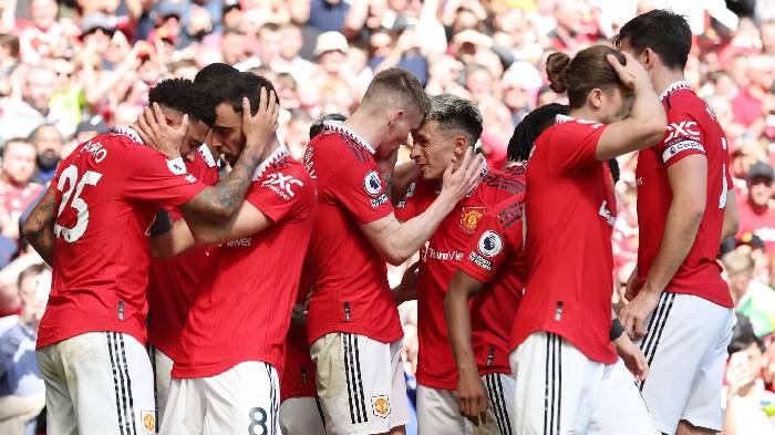 Th&ecirc;m dầu v&agrave;o lửa, CLB cũ 'b&oacute;c phốt' sao hư của Man United