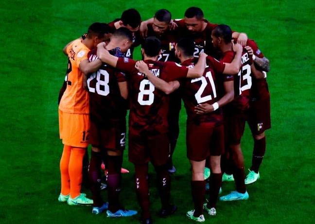 Đội h&igrave;nh ra s&acirc;n ch&iacute;nh thức Chile vs Venezuela, 7h ng&agrave;y 15/10