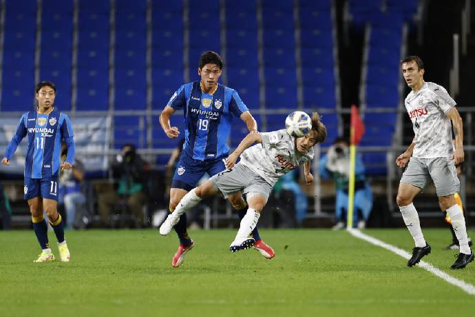 M&aacute;y t&iacute;nh dự đo&aacute;n b&oacute;ng đ&aacute; 15/10: Gangwon vs Ulsan