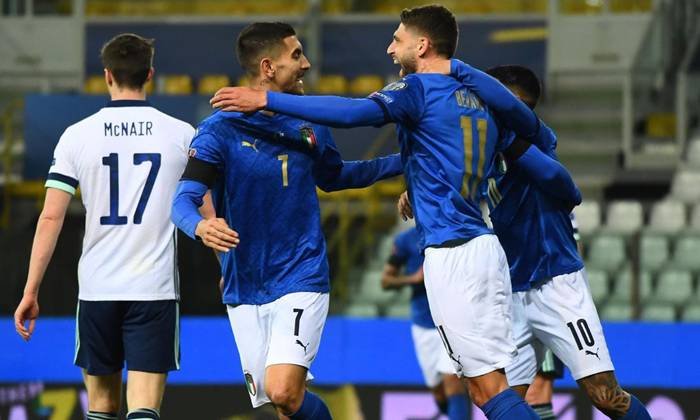 Soi k&egrave;o phạt g&oacute;c Bắc Ireland vs Italia, 2h45 ng&agrave;y 16/11