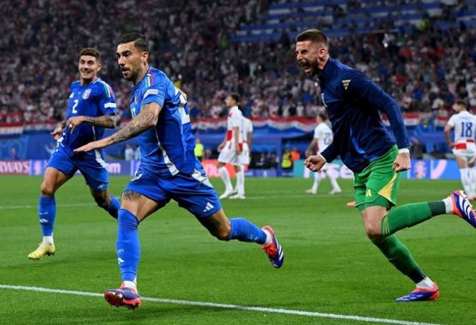 Chuy&ecirc;n gia Tony Ansell dự đo&aacute;n Bỉ vs Italia, 2h45 ng&agrave;y 15/11