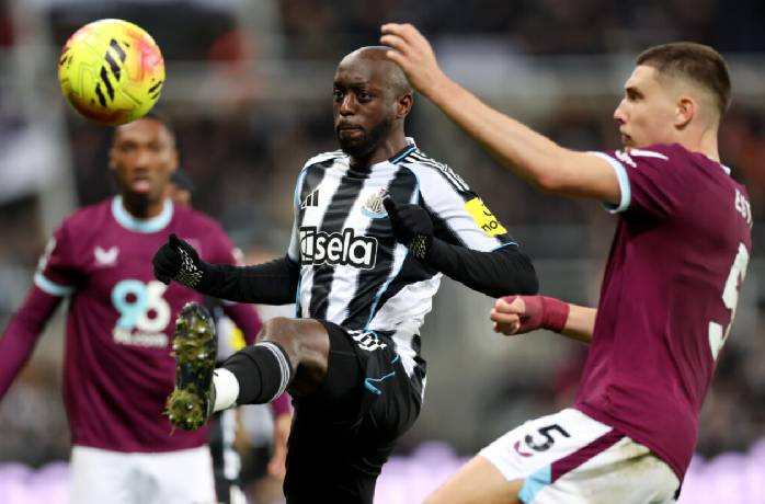 Soi k&egrave;o g&oacute;c Sunderland vs Newcastle, 21h00 ng&agrave;y 14/12