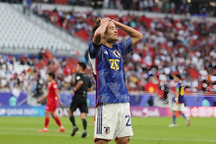 Nh&igrave;n ĐT Việt Nam thi đấu, Takefusa Kubo muốn 'cắp s&aacute;ch theo học'