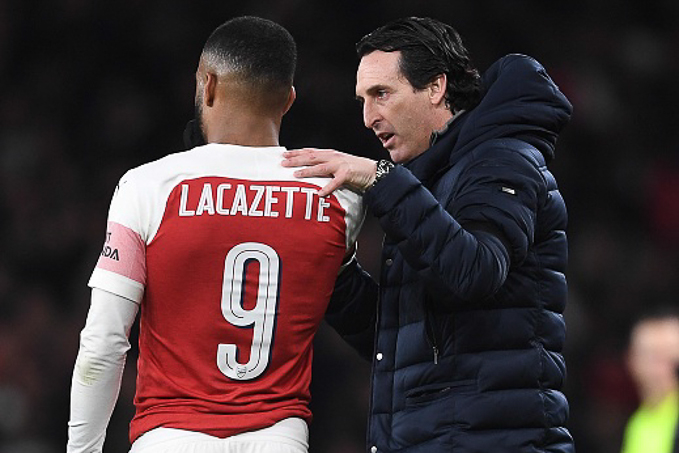 L&aacute;i trưởng Arsenal thất vọng về thẻ đỏ của Lacazette