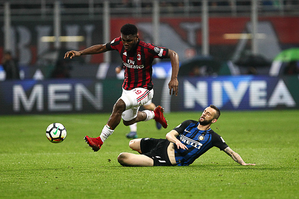 Ph&acirc;n t&iacute;ch tỷ lệ AC Milan vs Inter Milan, 2h30 ng&agrave;y 18/3
