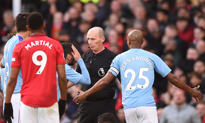 Ngoại hạng Anh tổn thất khổng lồ v&igrave; COVID-19