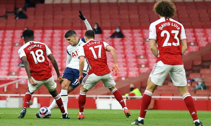 Erik Lamela đi v&agrave;o lịch sử Ngoại hạng Anh theo c&aacute;ch kh&ocirc;ng mong muốn