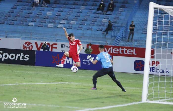 Quế Ngọc Hải n&oacute;i g&igrave; khi đ&aacute;nh dấu cột mốc mới với Viettel?