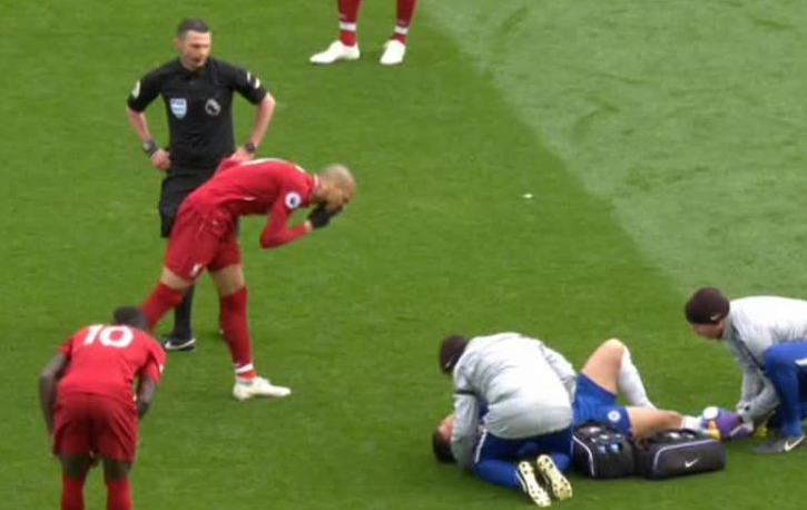 X&igrave; mũi về ph&iacute;a Hazard, Fabinho bị treo gi&ograve; 10 trận?