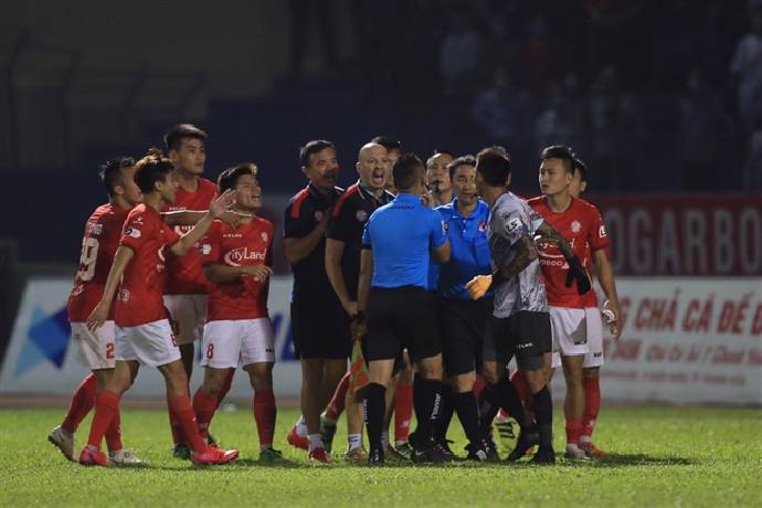 TP.HCM li&ecirc;n tiếp nhận &aacute;n phạt từ VFF