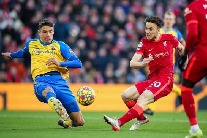 Soi k&egrave;o phạt g&oacute;c Southampton vs Liverpool, 1h45 ng&agrave;y 18/5