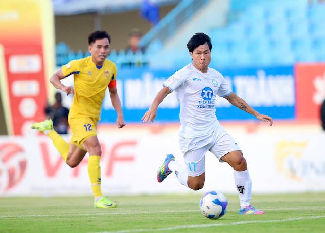CLB Nam Định l&ecirc;n ng&ocirc;i v&ocirc; địch V-League