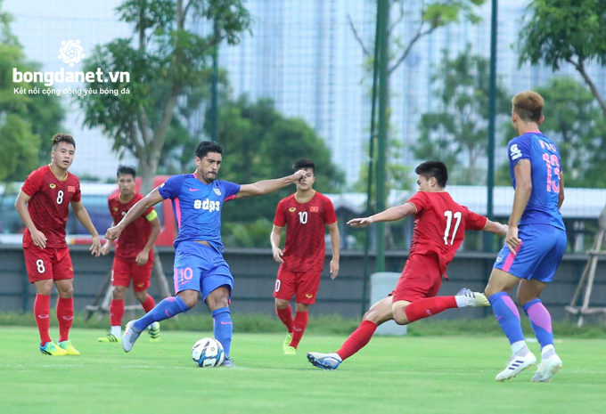 Học tr&ograve; thầy Park nhận cơn mưa lời khen từ đối thủ