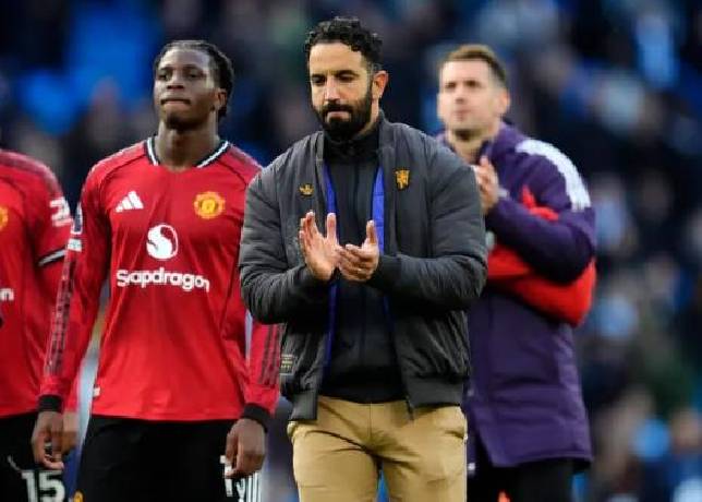 HLV Amorim: &lsquo;T&ocirc;i th&agrave; bị sa thải, chứ kh&ocirc;ng thay đổi lối chơi&rsquo;