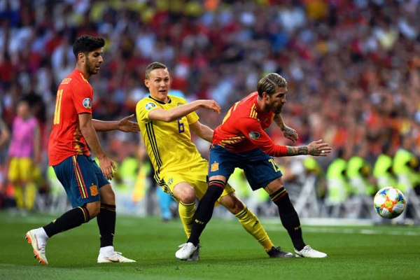 Tỷ lệ b&oacute;ng đ&aacute; VL EURO h&ocirc;m nay 15/10: Thụy Điển vs T&acirc;y Ban Nha