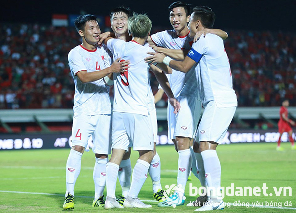 Indonesia 1-3 Việt Nam: Kh&aacute;c biệt đẳng cấp
