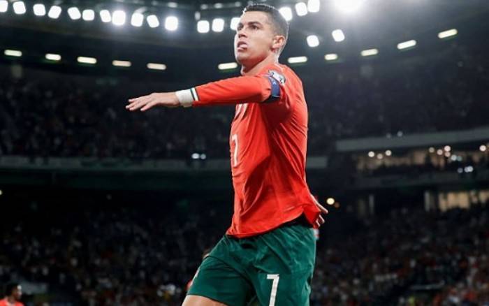 Cristiano Ronaldo lập kỷ lục ghi b&agrave;n nhiều nhất v&ograve;ng loại World Cup