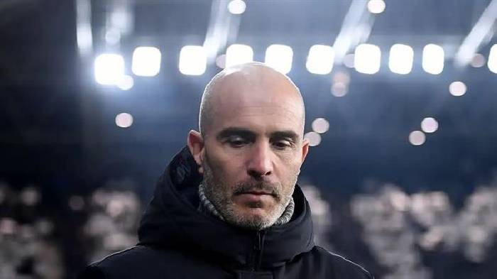 HLV Enzo Maresca c&oacute; nguy cơ bị sa thải v&igrave; chỉ tr&iacute;ch BLĐ Chelsea