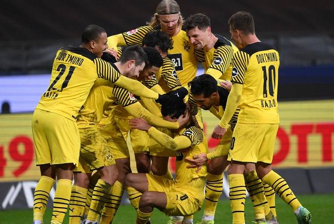 Si&ecirc;u m&aacute;y t&iacute;nh dự đo&aacute;n Eintracht Frankfurt vs Dortmund, 2h30 ng&agrave;y 18/1